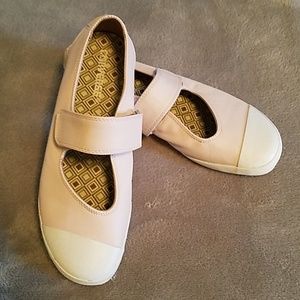 Converse leather Mary Jane sneakers sz 8.5